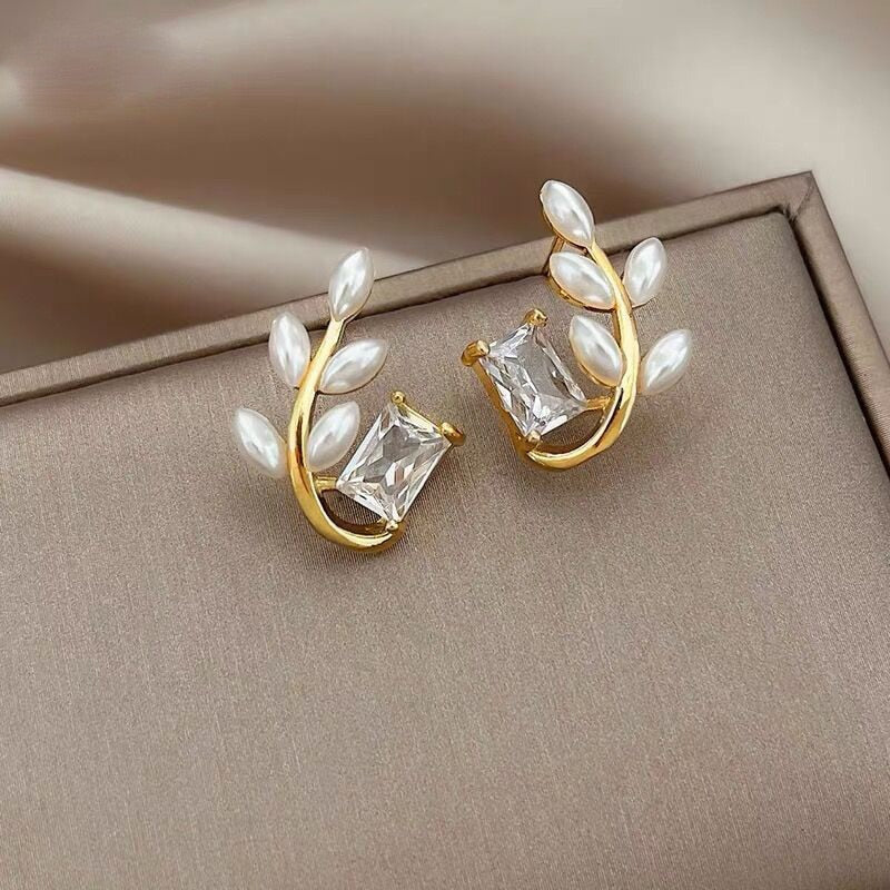 2022 Korean New Simple Temperament Circle Pearl Earrings Fashion Small Versatile Earrings  Jewelry